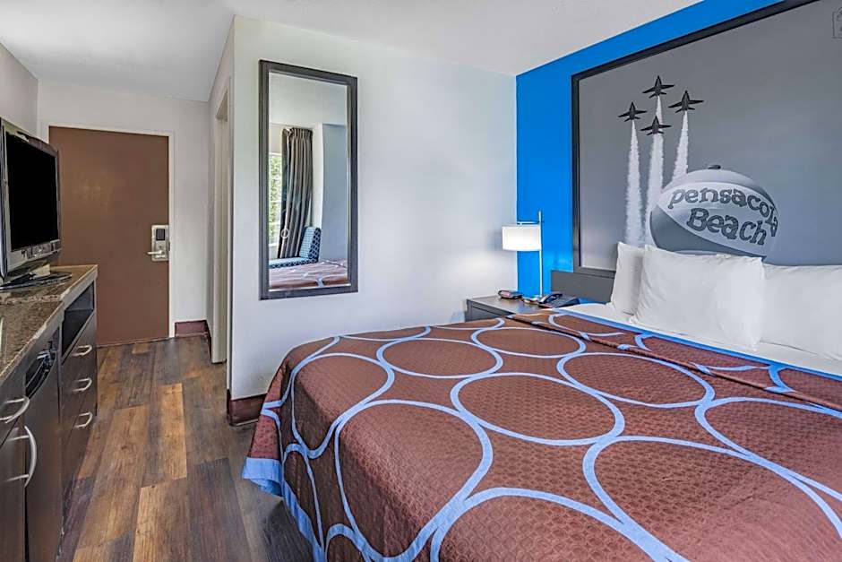 Super 8 by Wyndham Pensacola