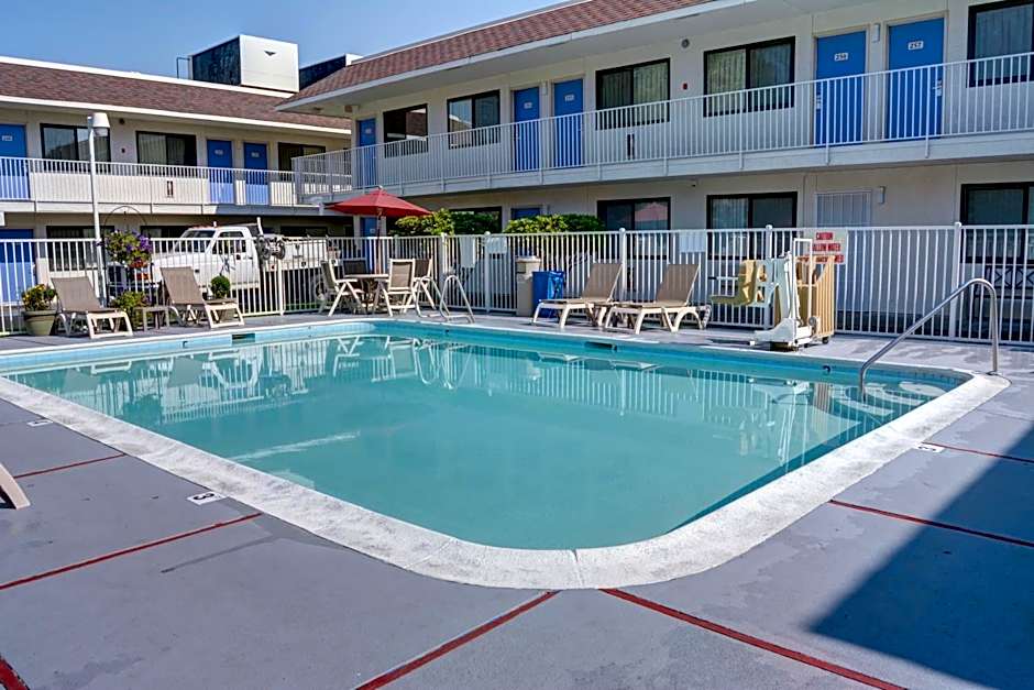 Motel 6-Springfield, OR - Eugene North