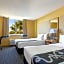 La Quinta Inn & Suites by Wyndham Sunrise