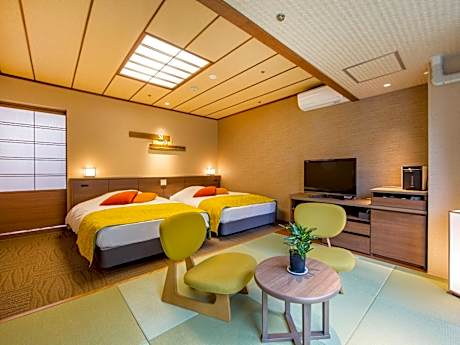 Twin Room with Tatami Area with Valley View - Non-Smoking - Yunomachikan