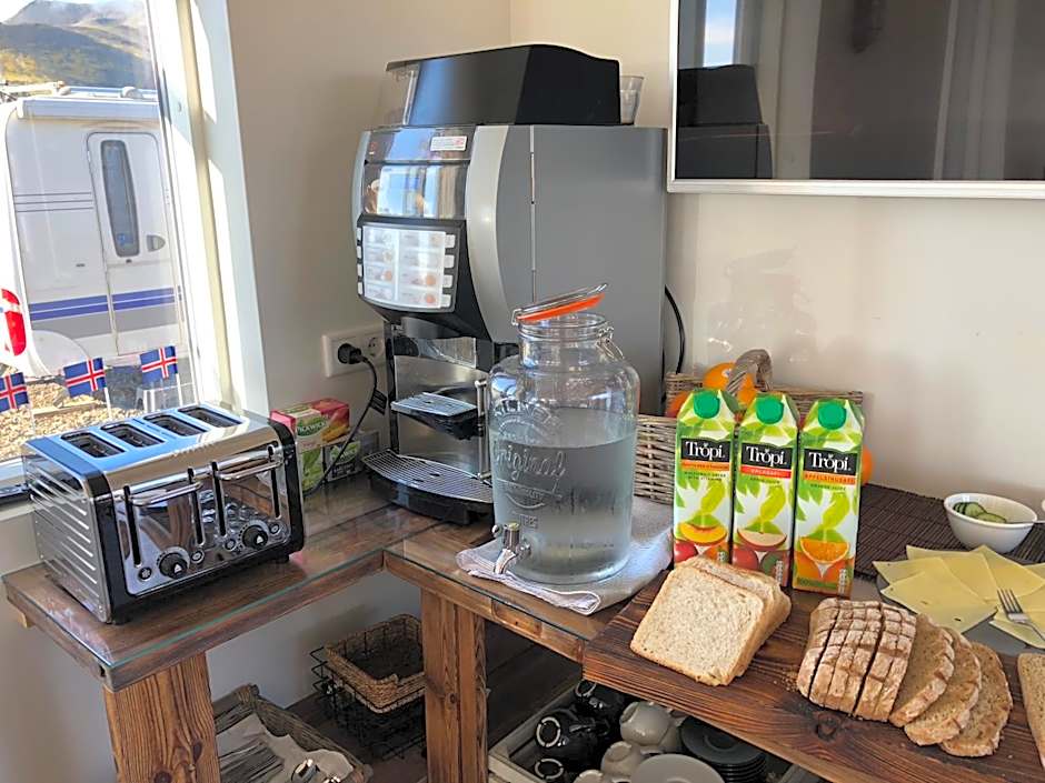 Hrafnavellir Guest House