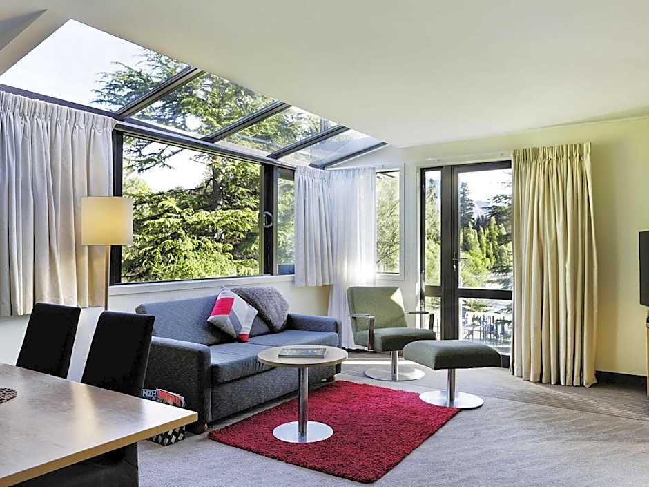 Novotel Queenstown Lakeside