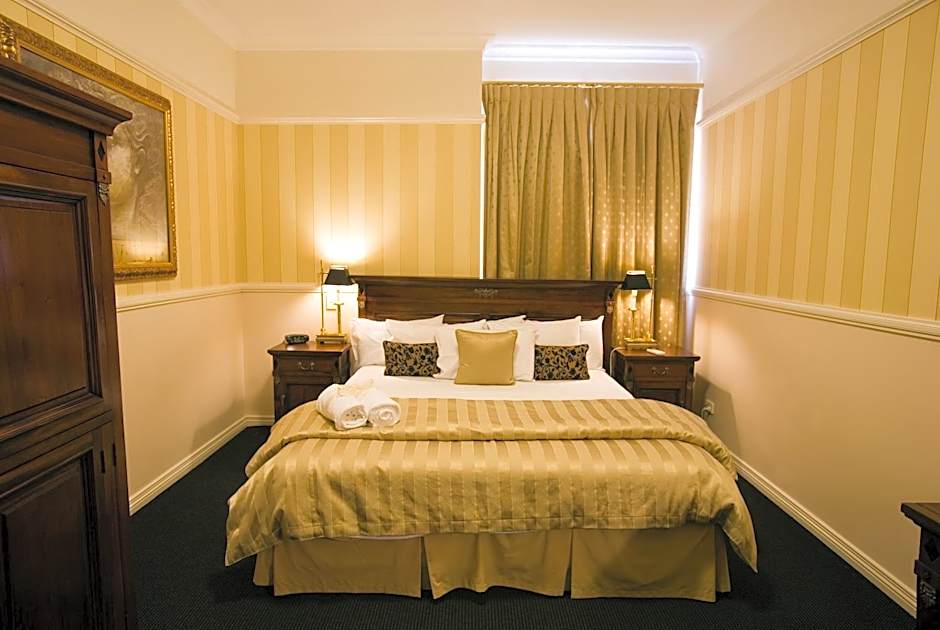 Redearth Boutique Hotel