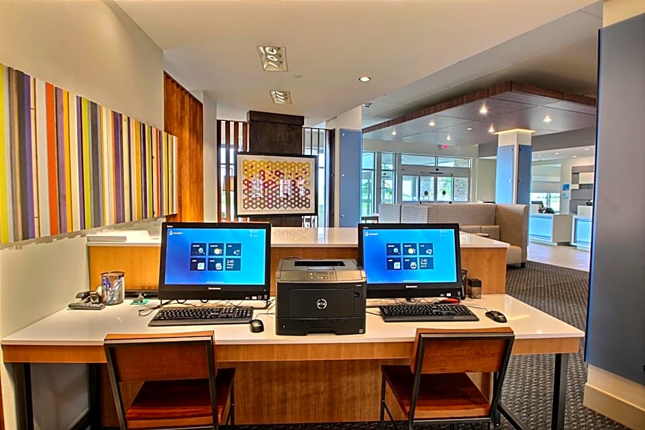 Holiday Inn Express & Suites Fond Du Lac By IHG