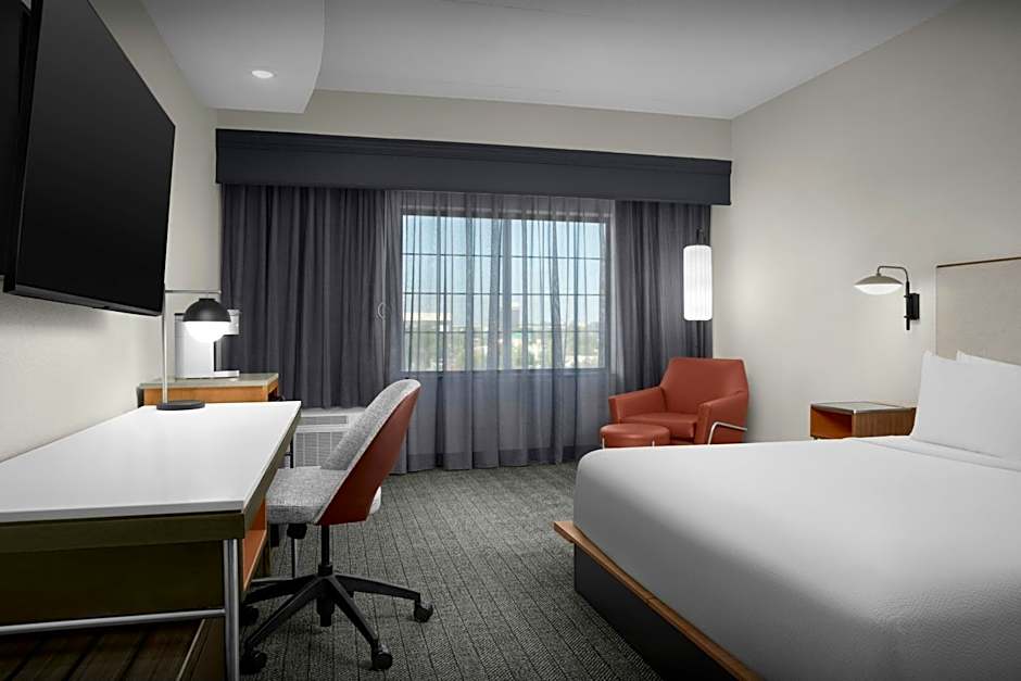 Courtyard by Marriott Pensacola Downtown