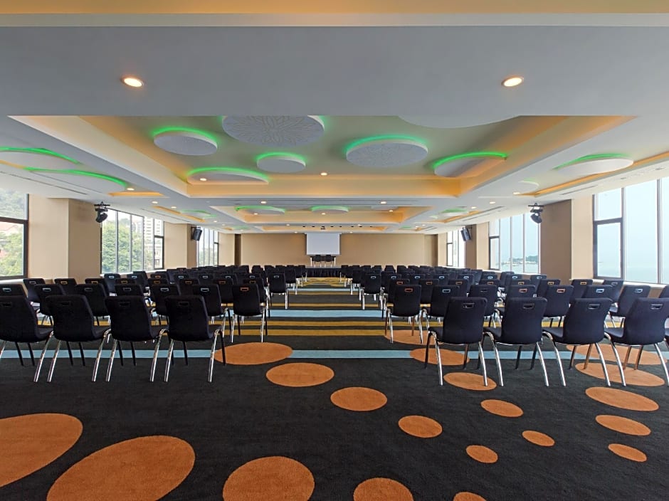 Mercure Penang Beach