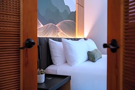 Suite, 2 Bedrooms (2 King Beds and 1 Double Sofa Bed)