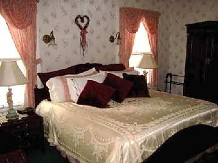 Brookview Manor Inn