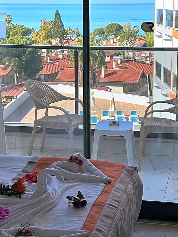 SiDE GOLDEN ROCK HOTEL&SPA