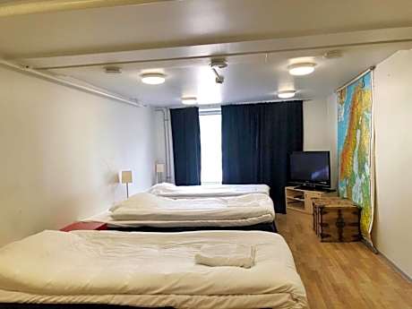 Economy Triple Room with Shared Bathroom