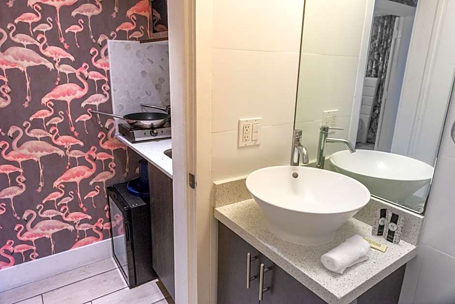 Waterside Hotel and Suites