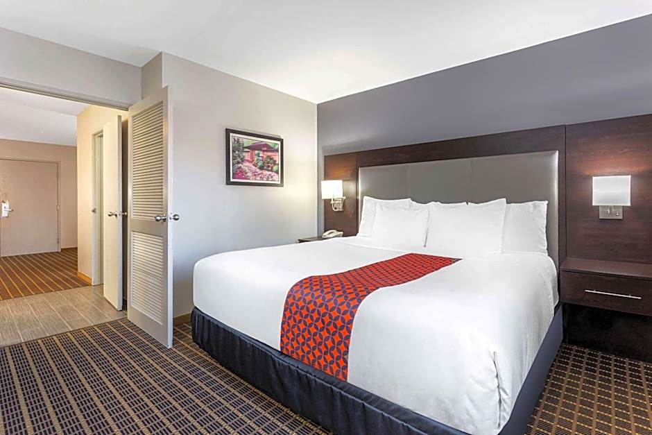 La Quinta Inn & Suites by Wyndham Rockford