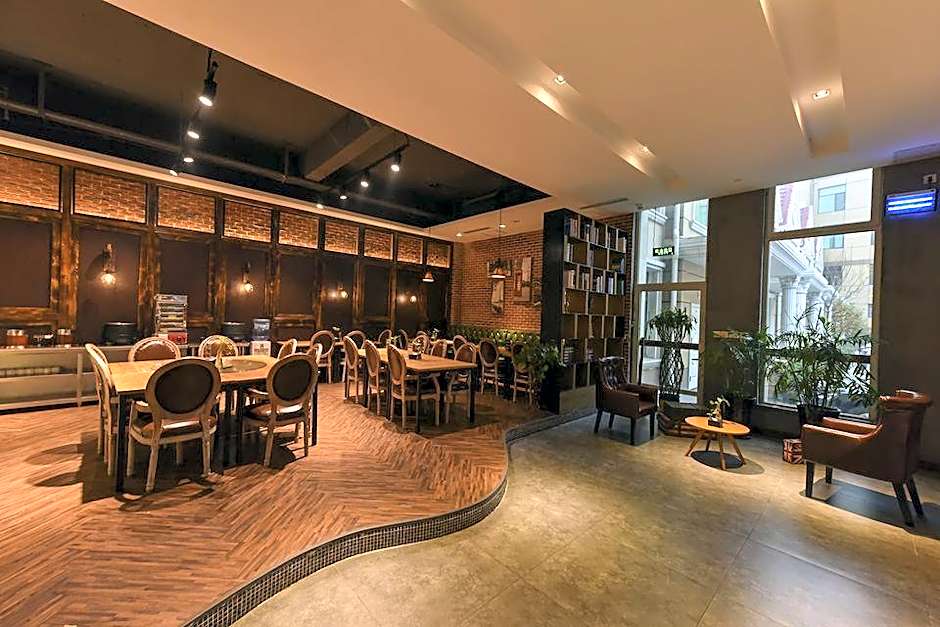 James Joyce Coffetel Baoding Gaobeidian Railway Station Branch