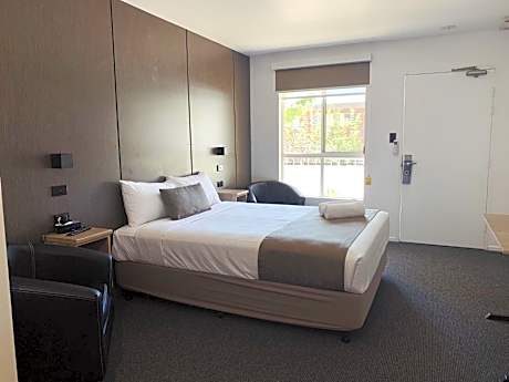 Queen Room - Disability Access