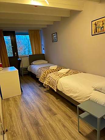 Economy Twin Room