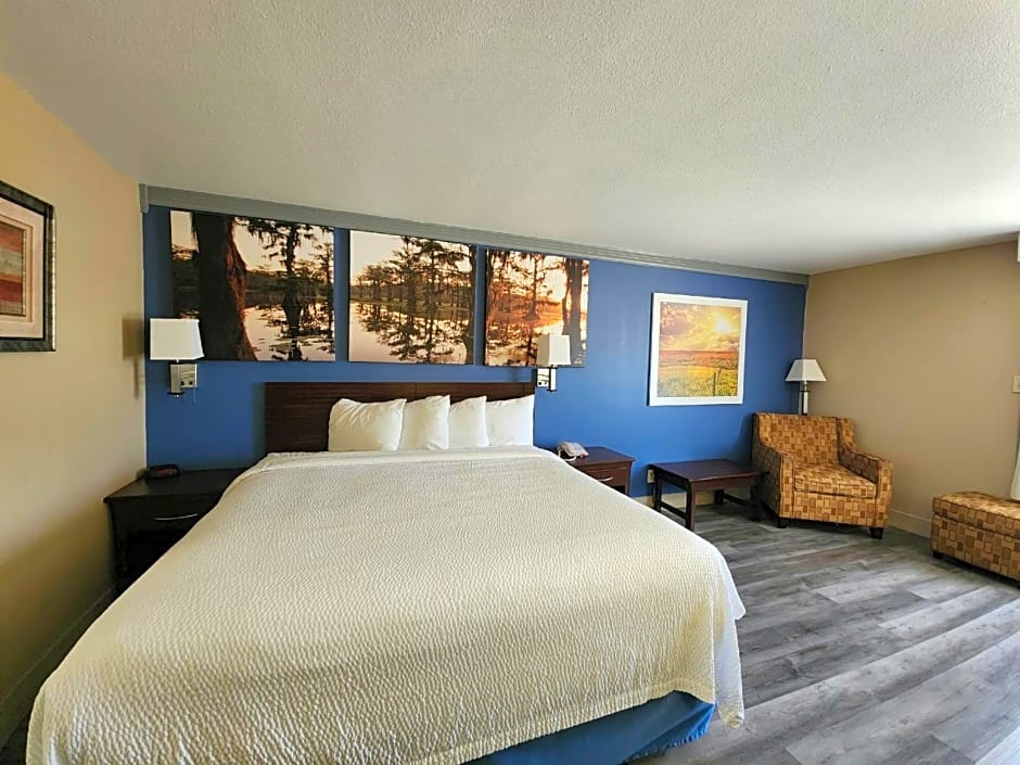 Days Inn by Wyndham Rosenberg