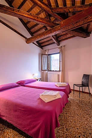 Double Room with shared bathroom room