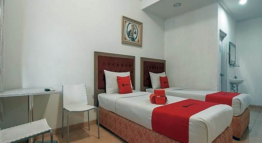 RedDoorz @ Buah Batu 3