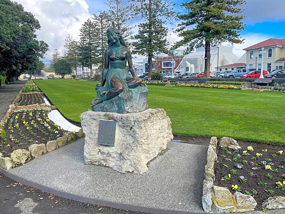 Swiss-Belboutique Napier