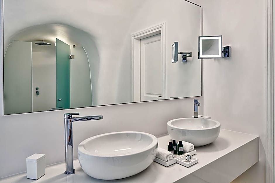Canaves Oia Suites - Small Luxury Hotels of the World