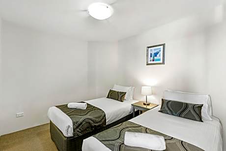 Apartment with Garden View