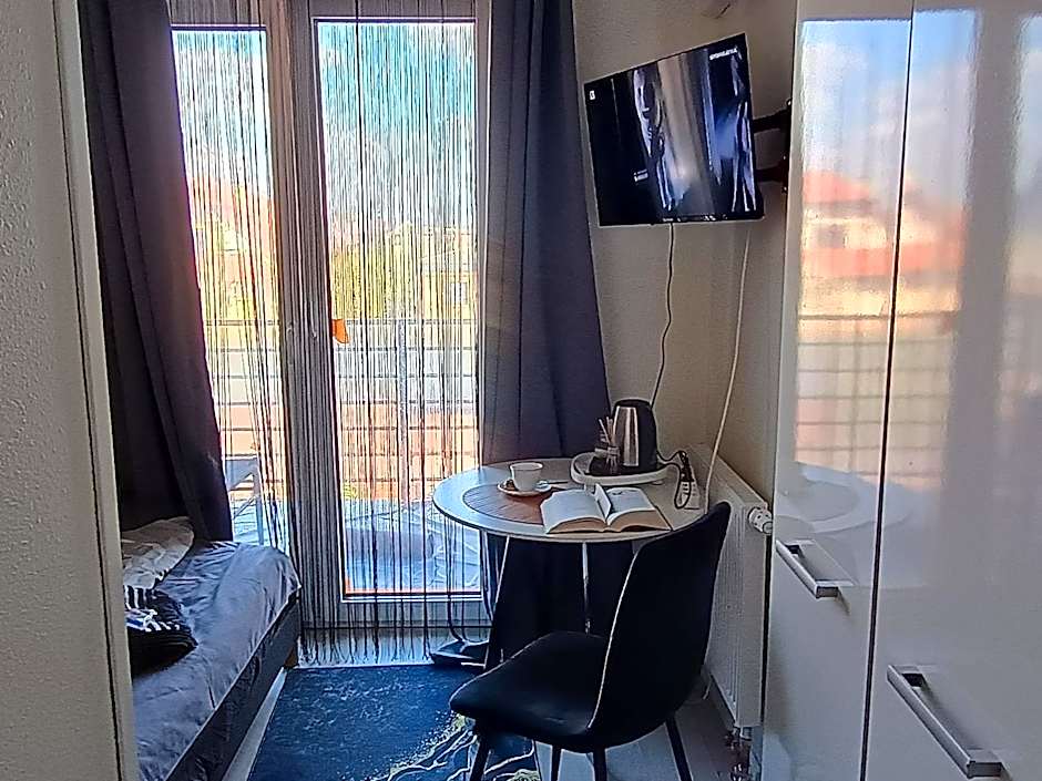Motelik White House - pokoje gościnne