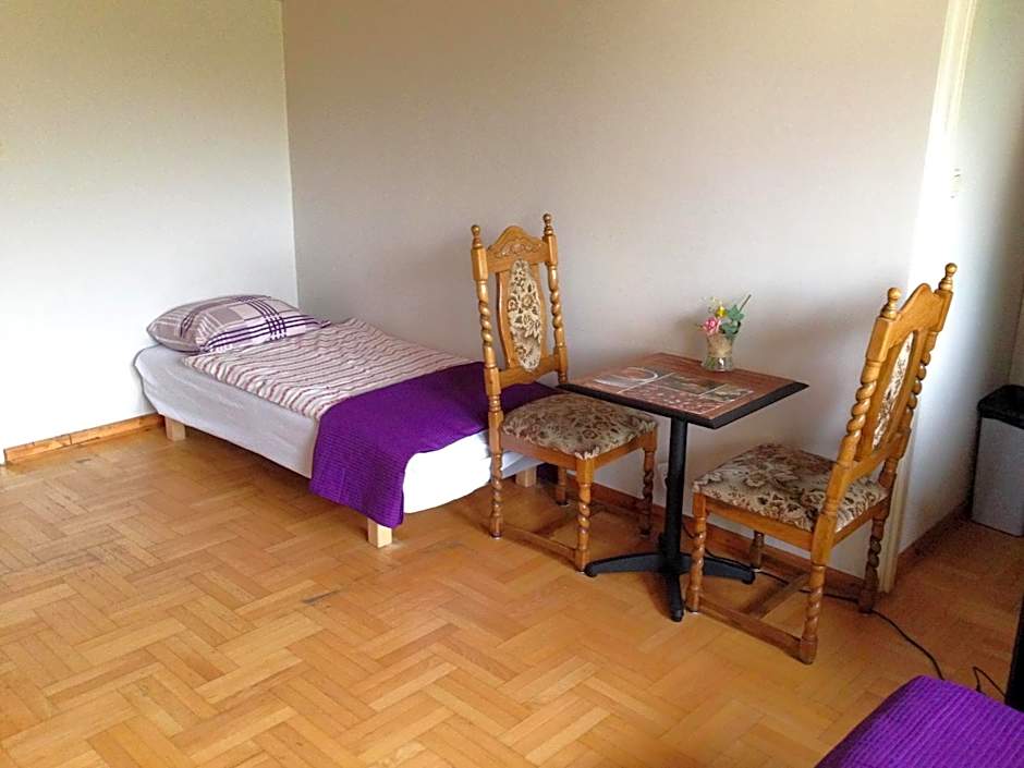 Green Country Hostel