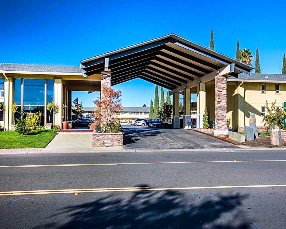 Quality Inn & Suites Cameron Park Shingle Springs