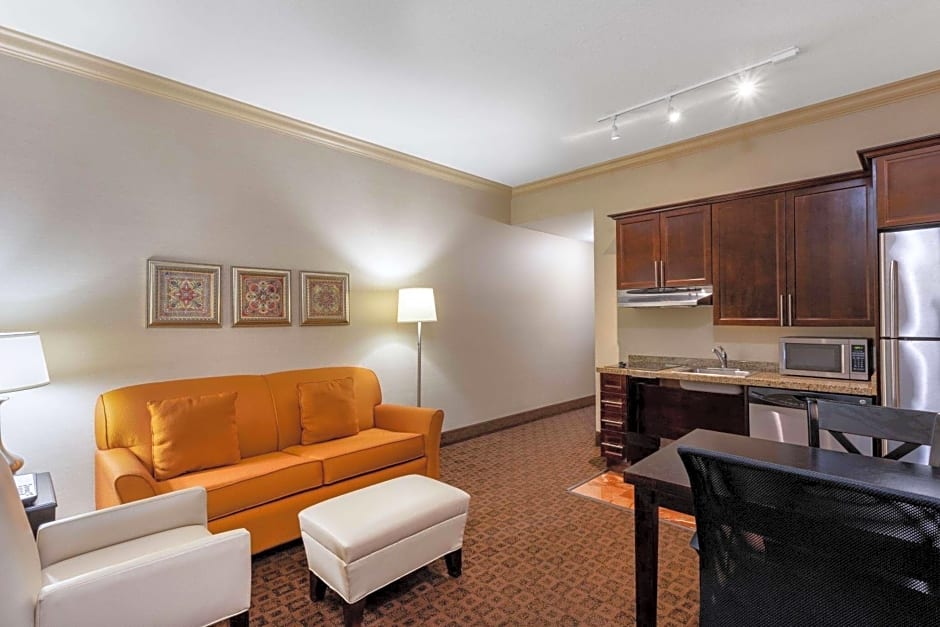 Hawthorn Extended Stay by Wyndham West Palm Beach