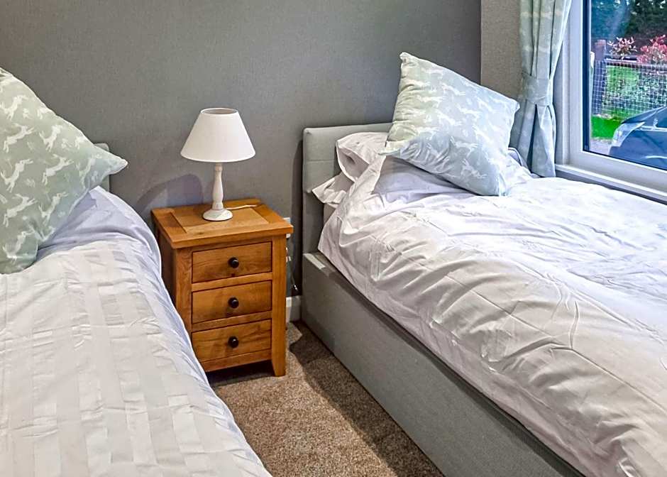 Lakeside Luxury Lodges