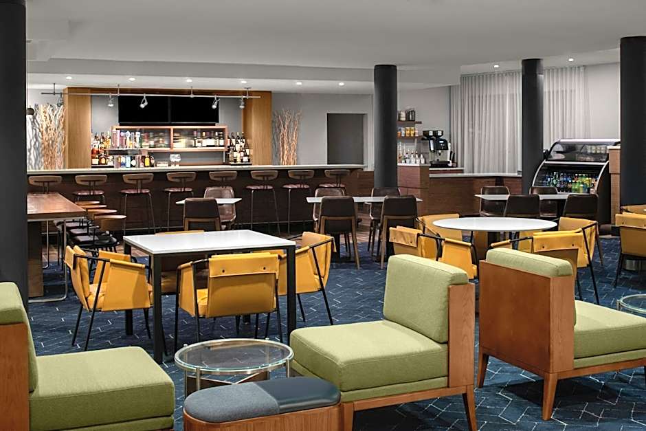 Courtyard by Marriott Los Angeles Burbank Airport