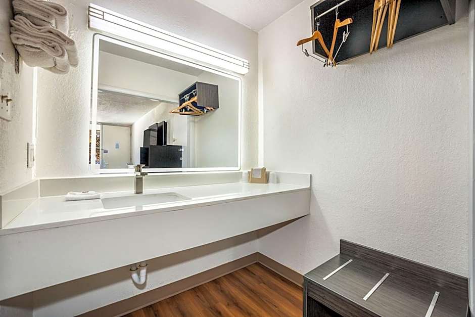 Studio 6 Florence, SC