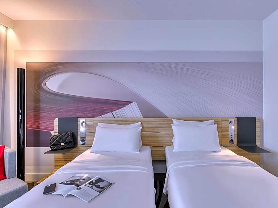 Photo 1 of 8 of Standard 2 Twin Beds