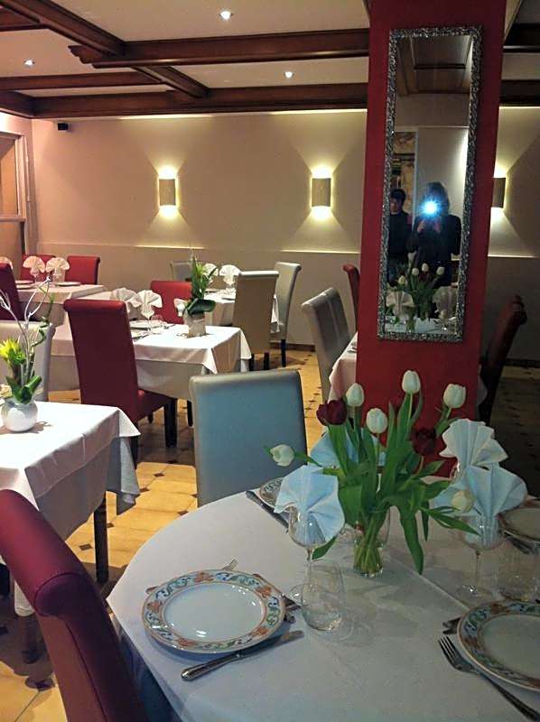 Hôtel-Restaurant "Les Rochers"