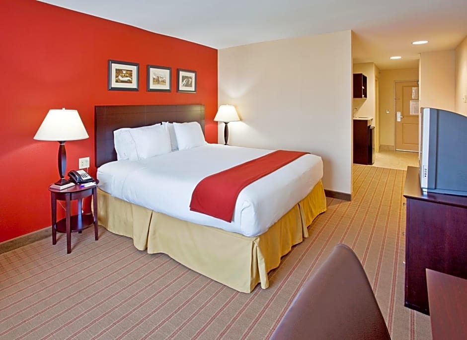 Holiday Inn Express & Suites East Wichita I-35 Andover by IHG