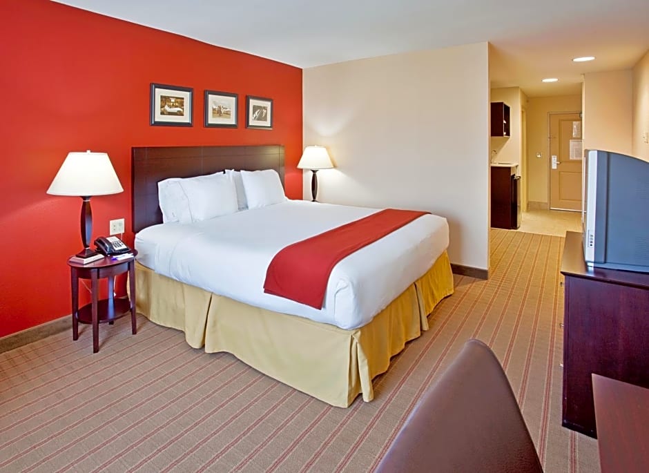 Holiday Inn Express Hotel & Suites Andover East 54 Wichita