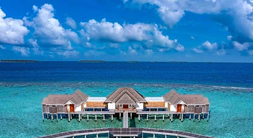 Anantara Kihavah Villas Resort