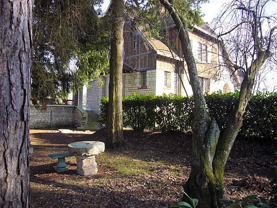 Le Manoir du coeur volant B&B