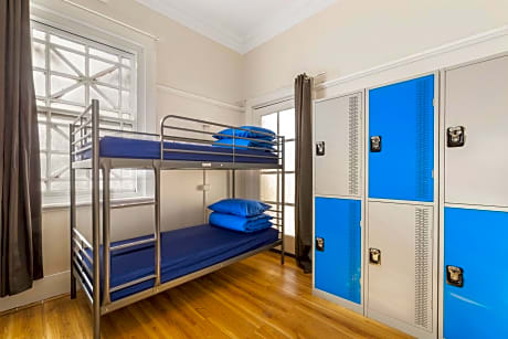 Bed in 4-Bed Mixed Dormitory Room (ages 18-35 years only)