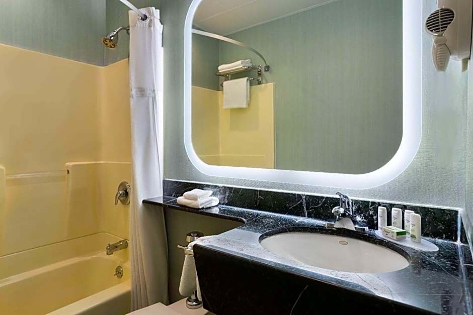 Ramada by Wyndham Bronx