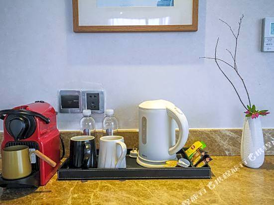 Yizhishang Hotel (Ningbo Old Bund Sanjiangkou River View Branch)