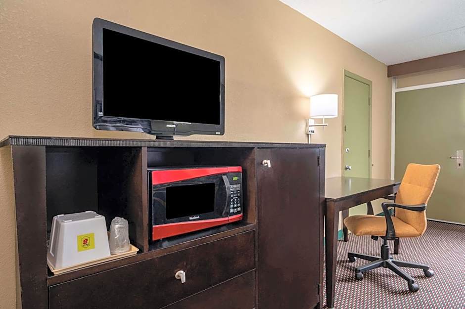 Super 8 by Wyndham Perrysburg/Toledo