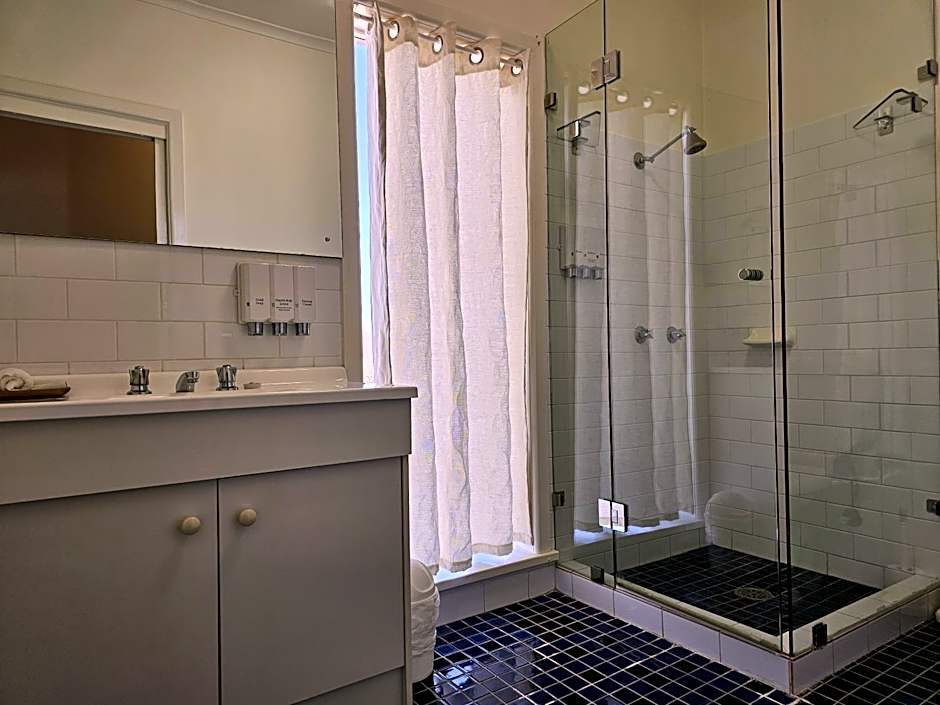 Country Lodge Motor Inn