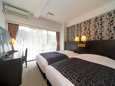 Standard Twin Room - Non-Smoking