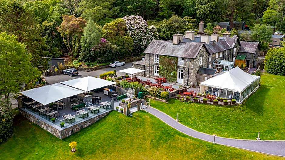 Aberdunant Hall Country Hotel