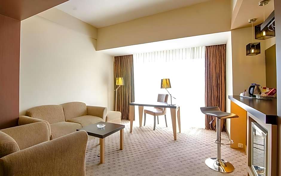 Lux Tychi Hotel Malang