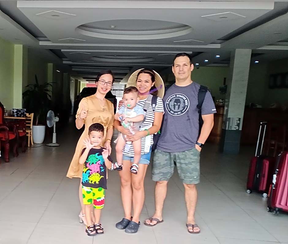 Golden Lotus Airport Hotel & Travel