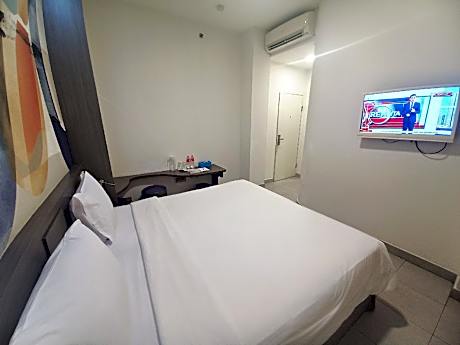 Superior Hollywood Room