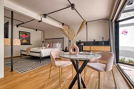 Mona Lisa’s Suite with a Terrace