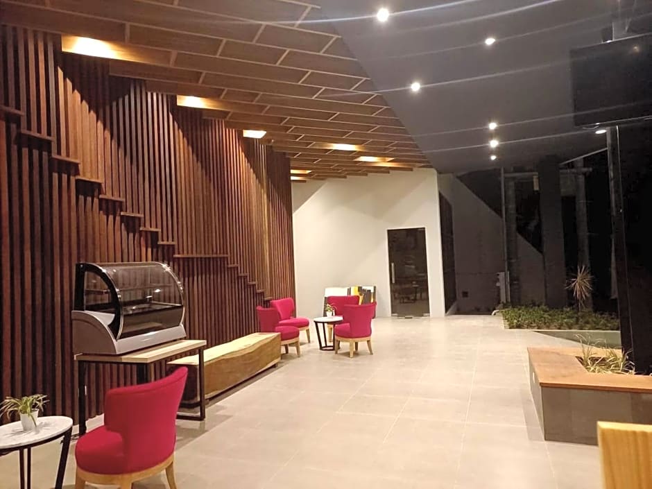 Royal Regantris Trawangan